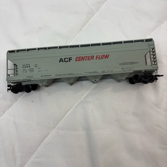 N Scale Atlas Shippers Car Line Quad Bay Covered Hopper 5250 C13754 - Picture 3 of 6